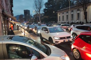 traffico-viale-lecco