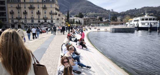 turisti-como-lungolago (4)
