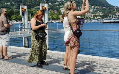 turisti selfie lungolago (12)