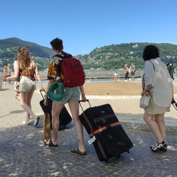 turisti selfie lungolago (34)