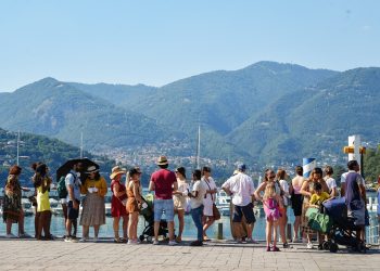 Como caldo in città, turisti
