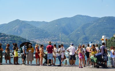 Como caldo in città, turisti