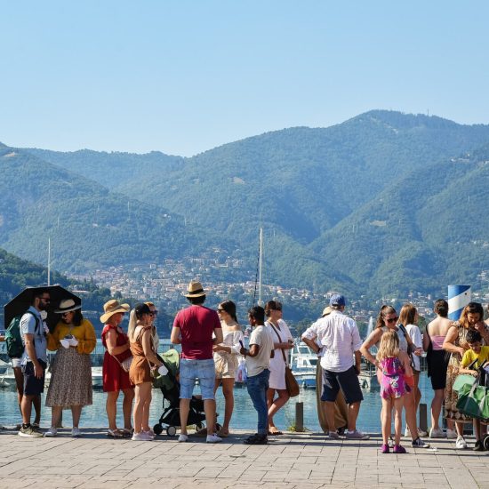 Como caldo in città, turisti