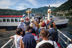 Como affollamenti, barche battelli, navigazione Lago di COmo, turisti