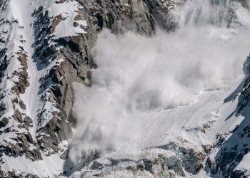 valanga-neve-montagna
