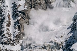valanga-neve-montagna