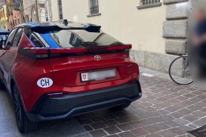 via-Lambertenghi-auto-divieto-1