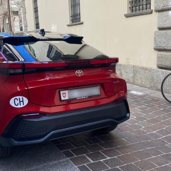 via-Lambertenghi-auto-divieto-1