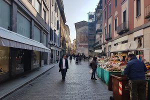 via-bernardino-luini-negozi (1)