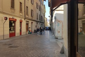 via-bernardino-luini-negozi (11)
