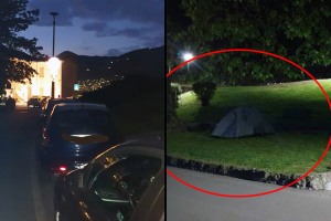viale-geno-divieti-sosta-selvaggia-tenda-abusiva