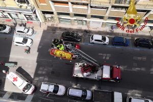 viale-masia-autoscala-vigili-fuoco