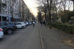 viale-varese-parcheggio-abusivo-27-marzo (3)