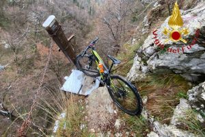 vigili-del-fuoco-bici-ciclista-1