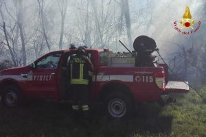 vigili-del-fuoco-bosco-via-adamello-cantù