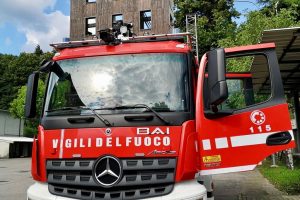 vigili-del-fuoco-camion-bimodale-caserma
