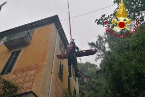 vigili-del-fuoco-via-per-brunate-como