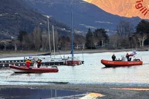 vigili-fuoco-barca-gommone-1