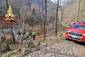 vigili-fuoco-cnsas-sentiero-gajum-canzo