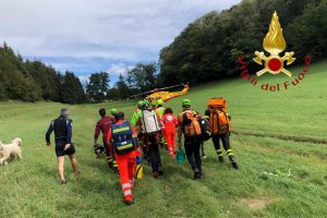 vigili-fuoco-soccorso-alpino-speleologico-erba-san-salvatore-scala-di-legno-1