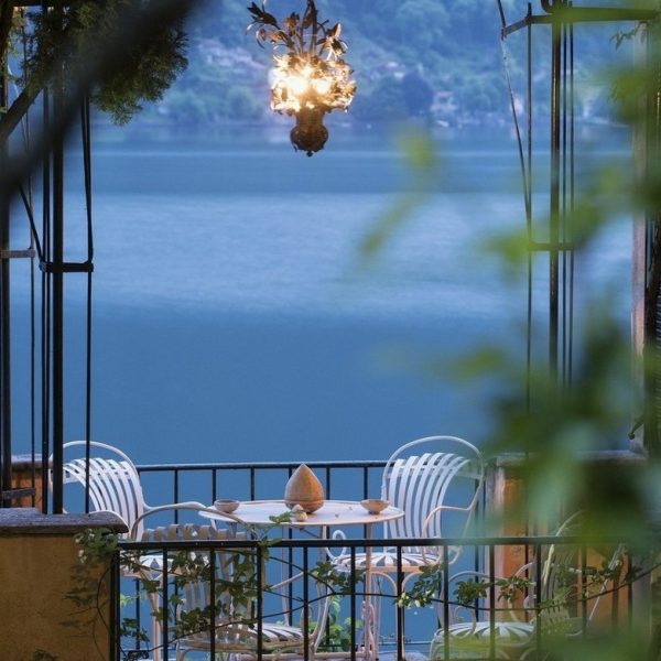 Villa Fogazzaro, Valsolda-terrazzino la sera