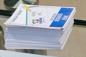 volantini-elettorali-oncologia-testa